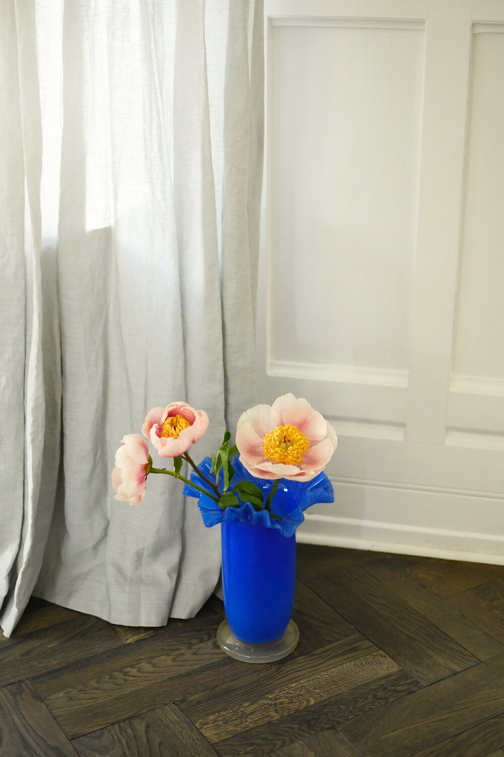 slank vase med bølget kant, blå/gul - H33cm